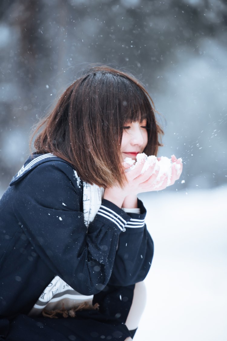 清纯少女jk制服唯美雪景户外写真