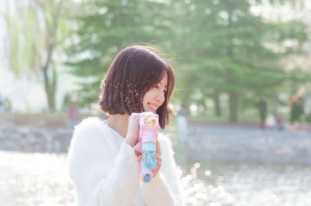 素颜美女明星李溪芮赏花唯美清纯氧气个人写真